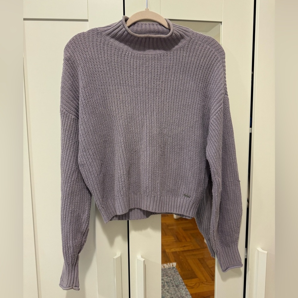 Hollister Cropped Sweater